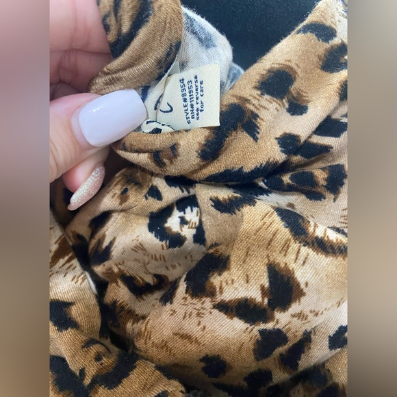 Large cheetah print zip up hoodie sweater - Picture 4 of 6